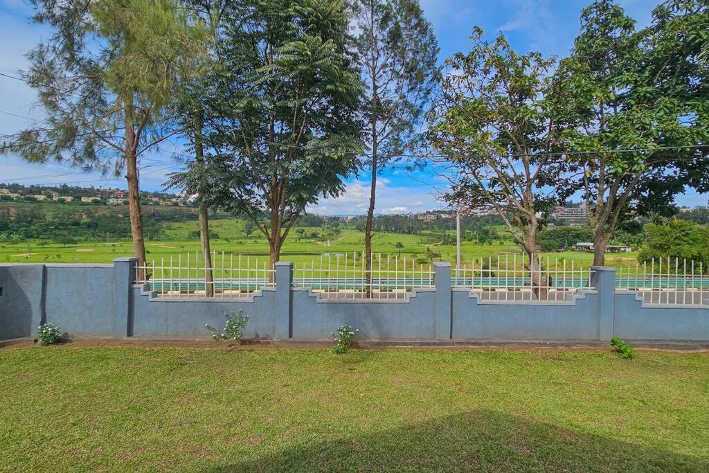 Complete 4-Bedroom House Facing Kigali Golf Course Esterno foto